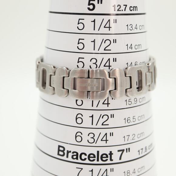 Vintage Swatch 2002 Silver Tone Womens Watch 25mm Steel Bracelet w New Battery - Picture 4 of 14